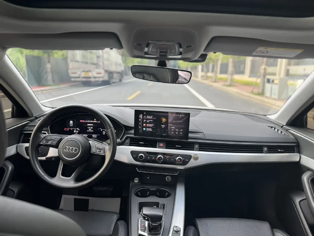 2022 Audi A4L 2.0T 190HP L4 7DCT,autocango,china used car exporter,china ev exporter,chinese used car exporter,chinese used ev exporter