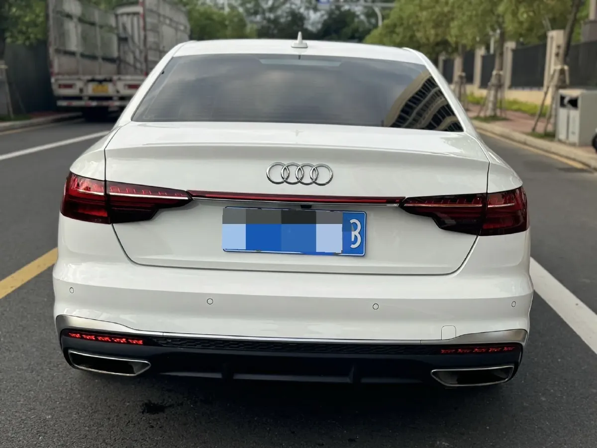 2022 Audi A4L 2.0T 190HP L4 7DCT,autocango,china used car exporter,china ev exporter,chinese used car exporter,chinese used ev exporter