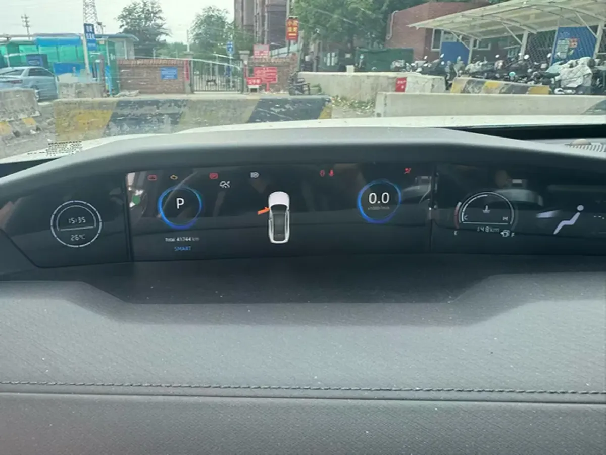 2023 ChangAn UNI-V 2.0T 233HP L4 8AT,autocango,china used car exporter,china ev exporter,chinese used car exporter,chinese used ev exporter