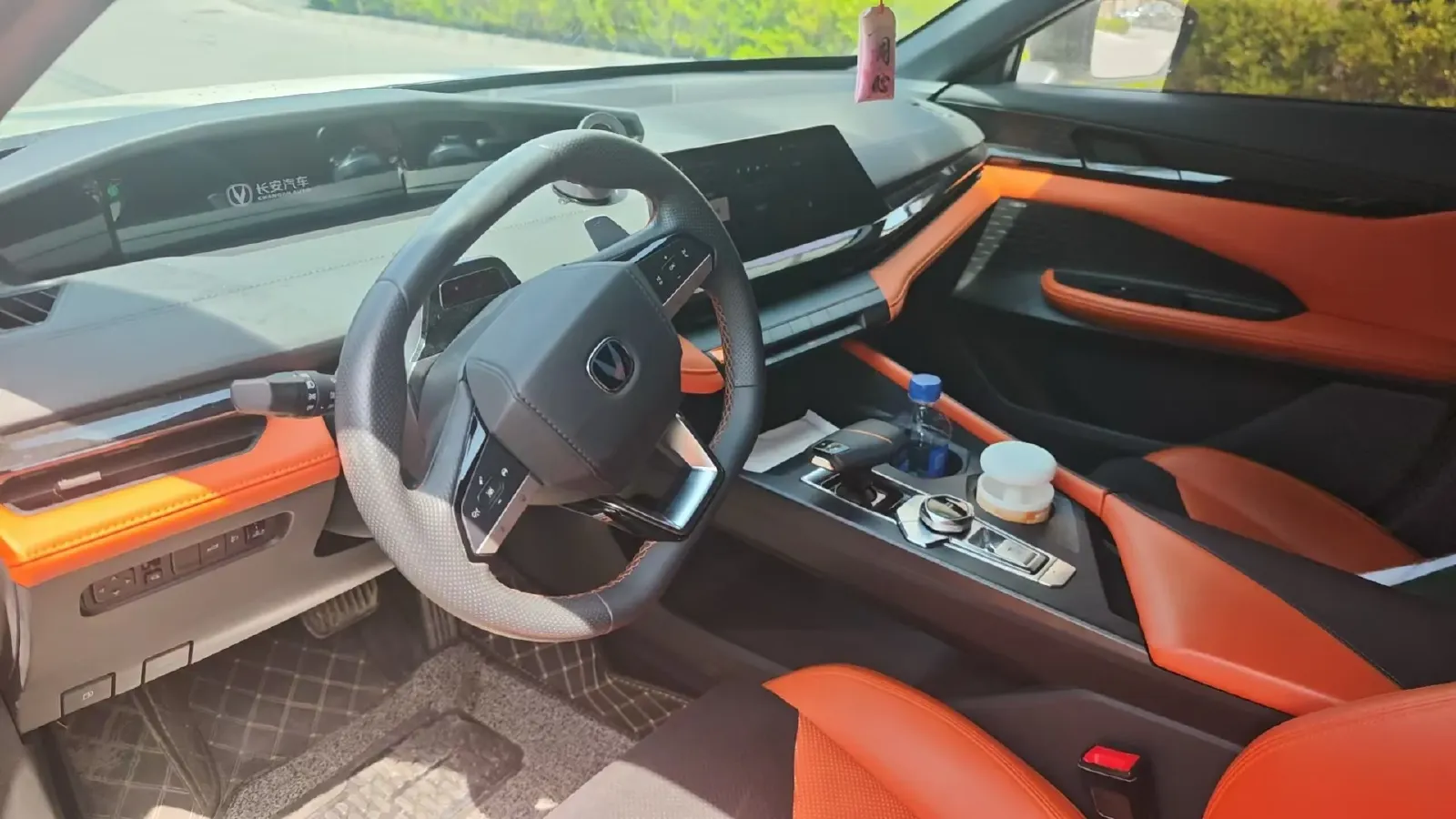 2023 ChangAn UNI-V 2.0T 233HP L4 8AT,autocango,china used car exporter,china ev exporter,chinese used car exporter,chinese used ev exporter