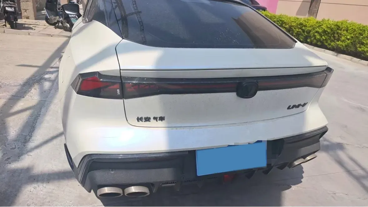 2023 ChangAn UNI-V 2.0T 233HP L4 8AT,autocango,china used car exporter,china ev exporter,chinese used car exporter,chinese used ev exporter