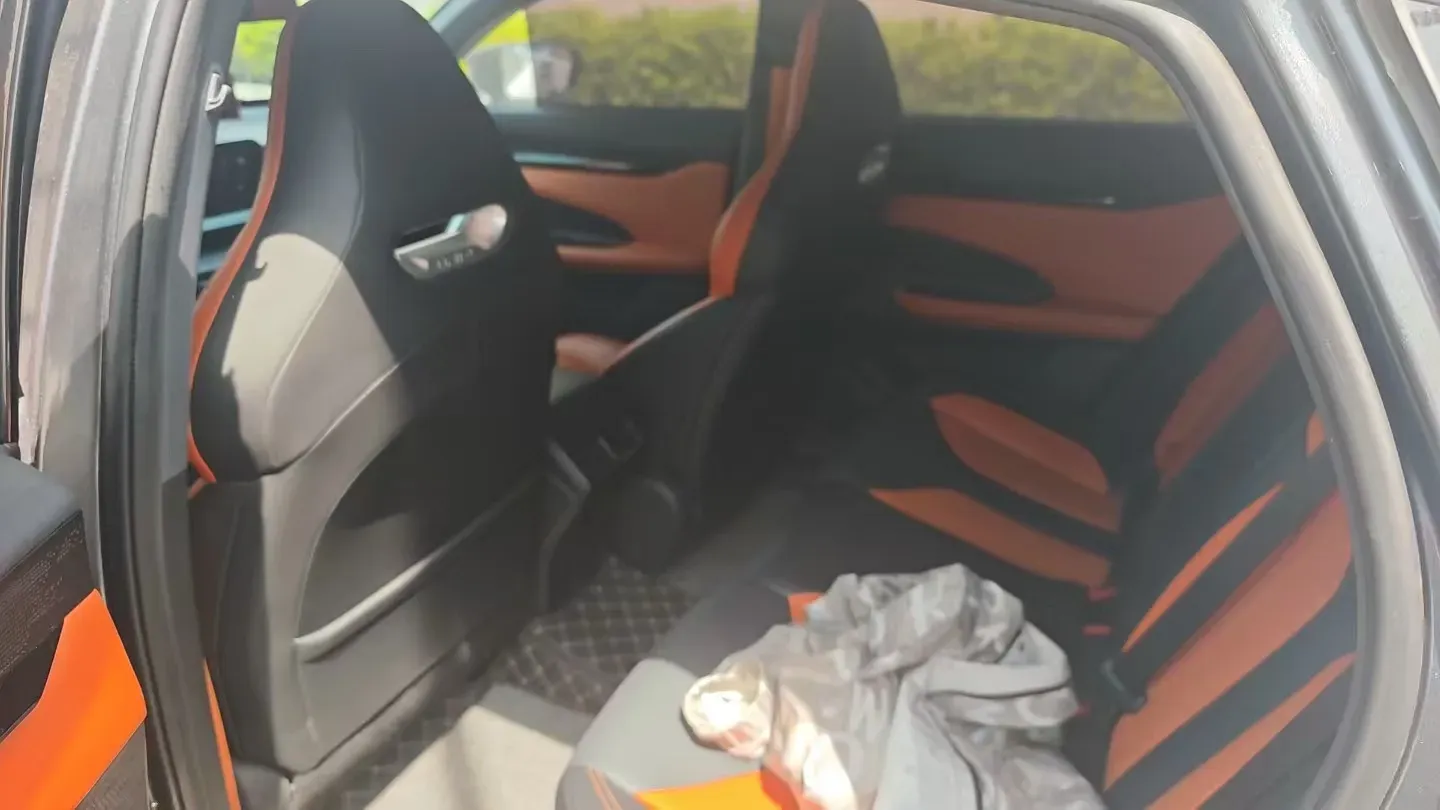 2023 ChangAn UNI-V 2.0T 233HP L4 8AT,autocango,china used car exporter,china ev exporter,chinese used car exporter,chinese used ev exporter