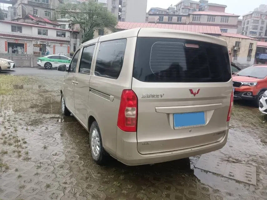 2016 WuLing RongGuang V 1.5L 112HP L4 5MT,autocango,china used car exporter,china ev exporter,chinese used car exporter,chinese used ev exporter