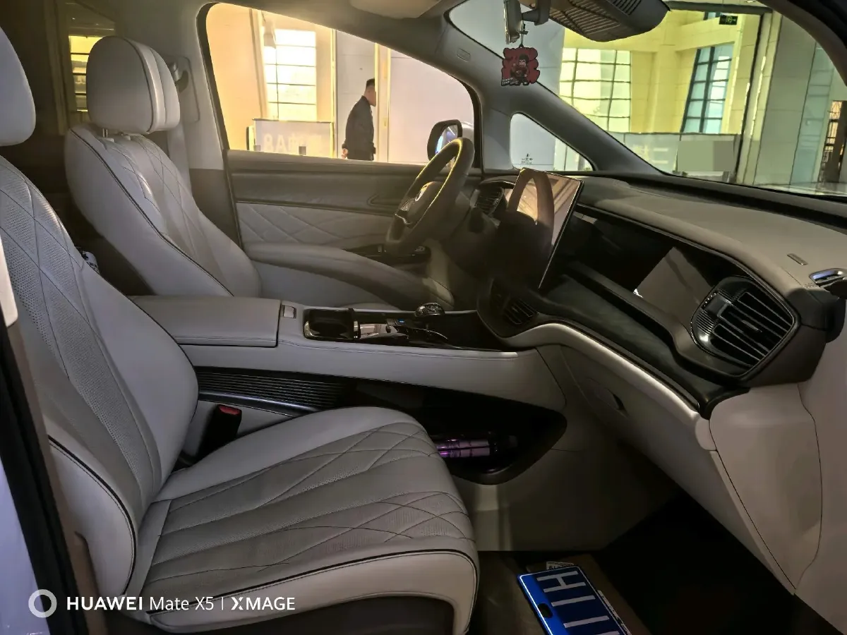 2022 HongQi HS7 3.0T 337HP V6 8AT,autocango,china used car exporter,china ev exporter,chinese used car exporter,chinese used ev exporter