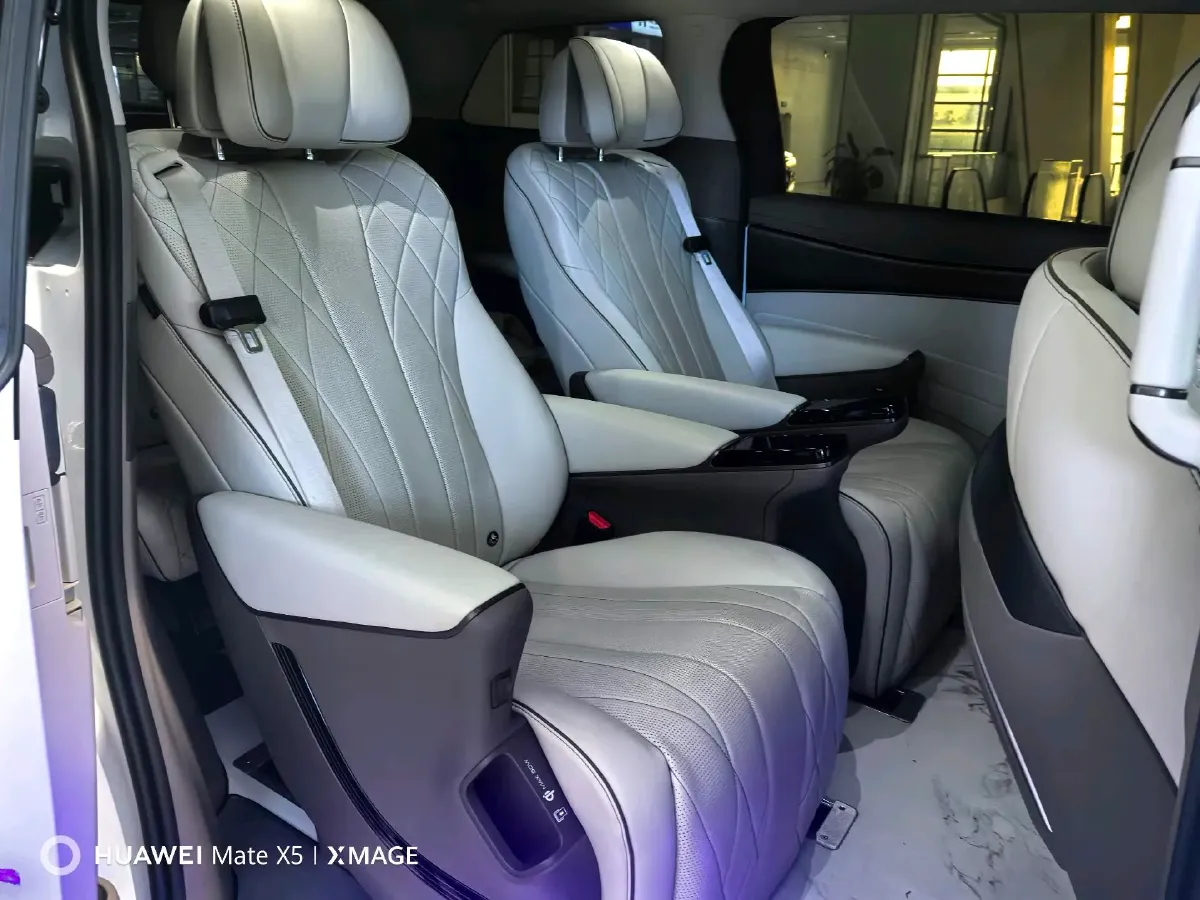 2022 HongQi HS7 3.0T 337HP V6 8AT,autocango,china used car exporter,china ev exporter,chinese used car exporter,chinese used ev exporter