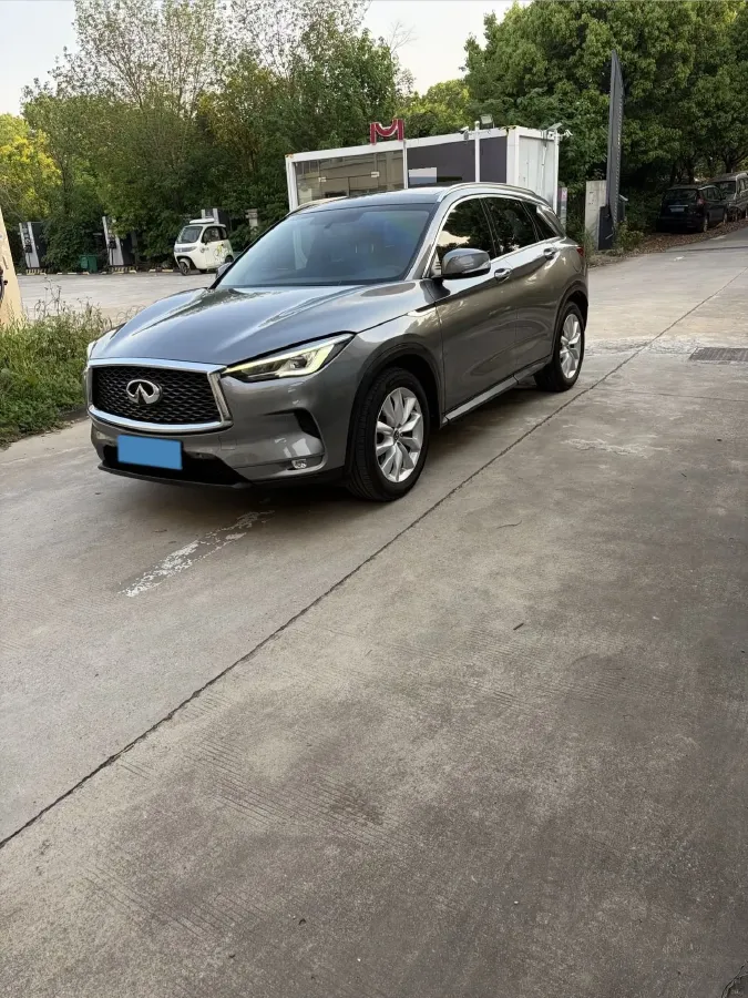 2018 Infiniti QX30 2.0T 211HP L4 7DCT,autocango,china used car exporter,china ev exporter,chinese used car exporter,chinese used ev exporter