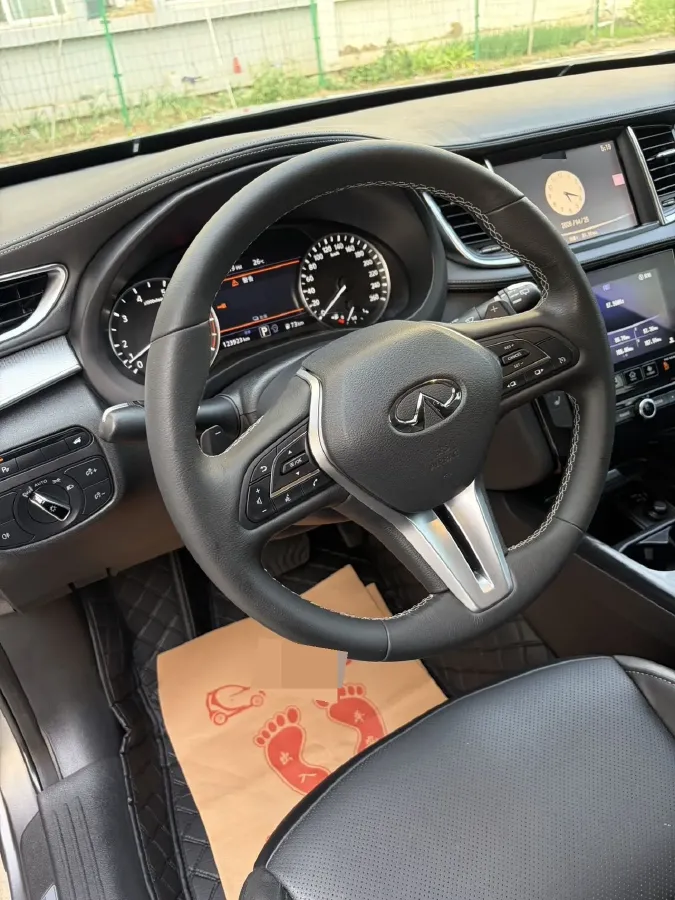 2018 Infiniti QX30 2.0T 211HP L4 7DCT,autocango,china used car exporter,china ev exporter,chinese used car exporter,chinese used ev exporter