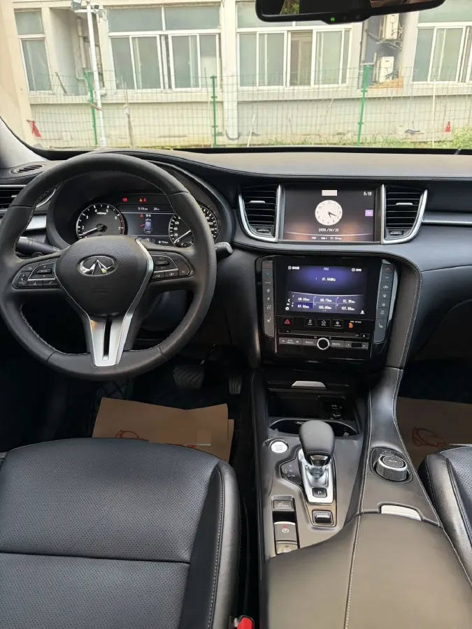 2018 Infiniti QX30 2.0T 211HP L4 7DCT,autocango,china used car exporter,china ev exporter,chinese used car exporter,chinese used ev exporter