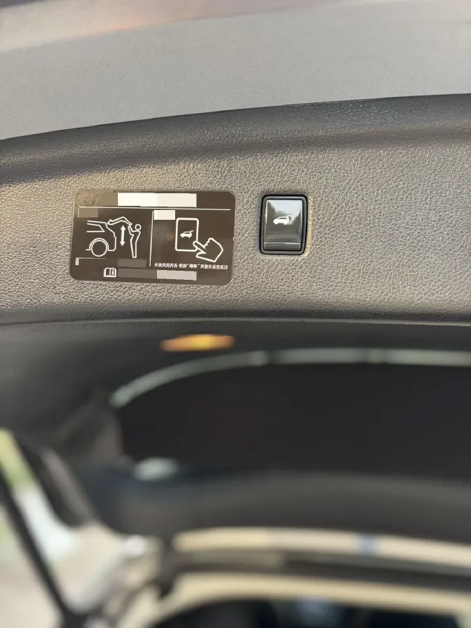 2018 Infiniti QX30 2.0T 211HP L4 7DCT,autocango,china used car exporter,china ev exporter,chinese used car exporter,chinese used ev exporter