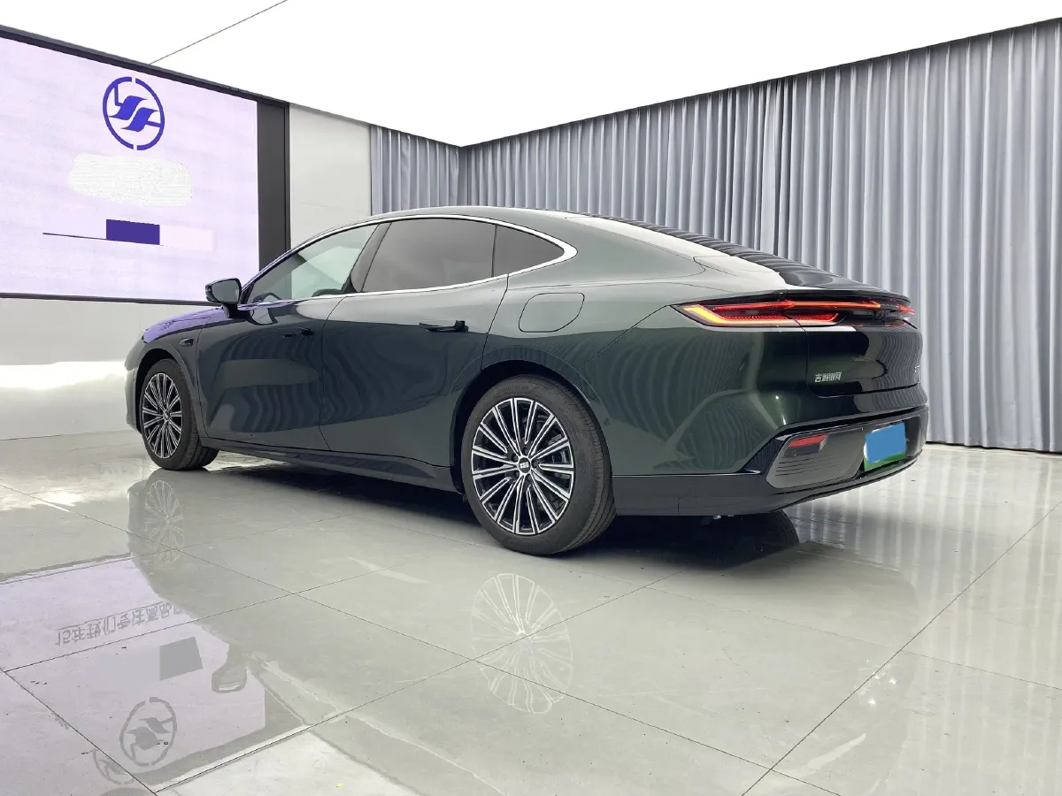 2025 Geely Galaxy Starshine 8 1.5T 163HP L4 3DHT PHEV 27.69KWH,autocango,china used car exporter,china ev exporter,chinese used car exporter,chinese used ev exporter