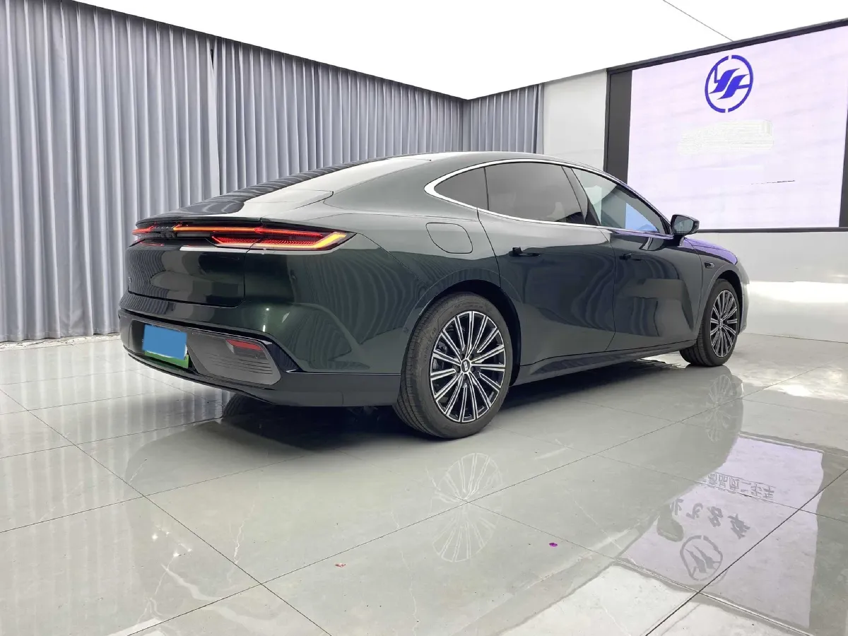 2025 Geely Galaxy Starshine 8 1.5T 163HP L4 3DHT PHEV 27.69KWH,autocango,china used car exporter,china ev exporter,chinese used car exporter,chinese used ev exporter