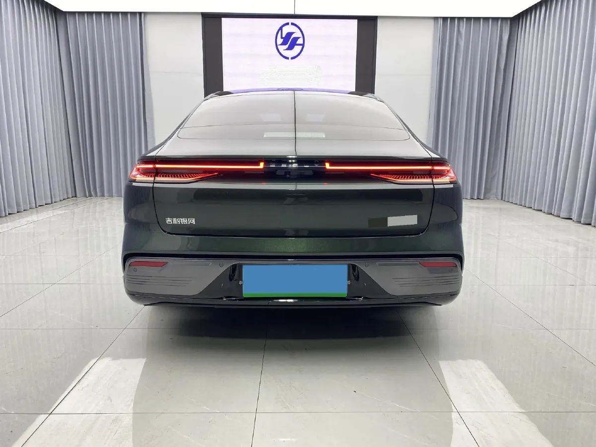 2025 Geely Galaxy Starshine 8 1.5T 163HP L4 3DHT PHEV 27.69KWH,autocango,china used car exporter,china ev exporter,chinese used car exporter,chinese used ev exporter