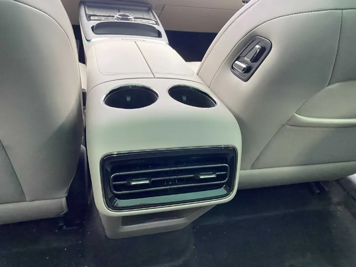 2025 Geely Galaxy Starshine 8 1.5T 163HP L4 3DHT PHEV 27.69KWH,autocango,china used car exporter,china ev exporter,chinese used car exporter,chinese used ev exporter