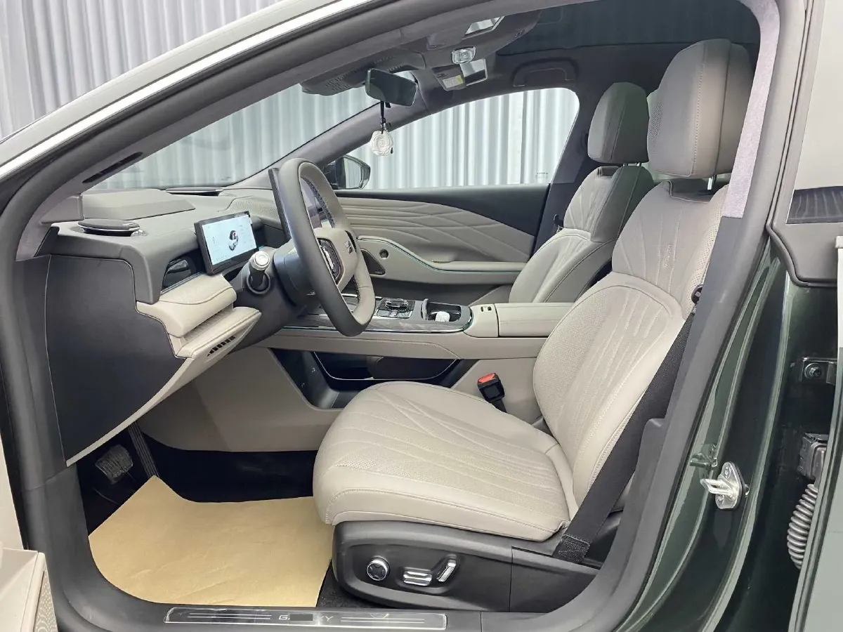 2025 Geely Galaxy Starshine 8 1.5T 163HP L4 3DHT PHEV 27.69KWH,autocango,china used car exporter,china ev exporter,chinese used car exporter,chinese used ev exporter