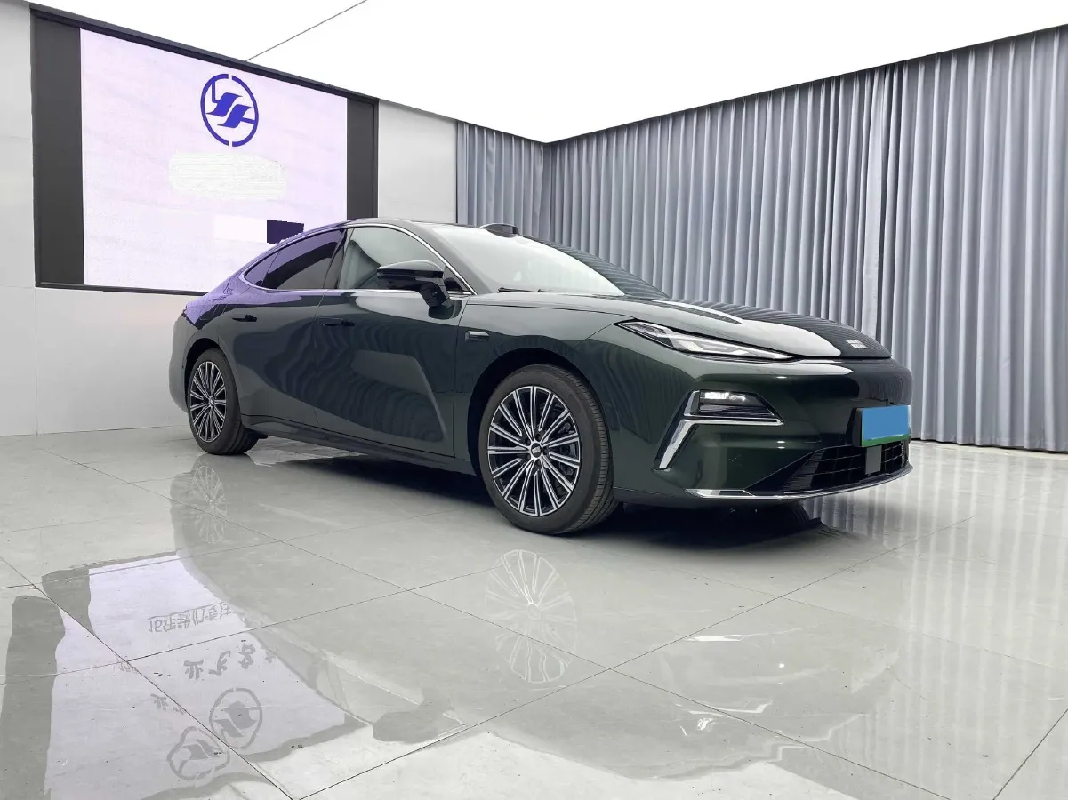 2025 Geely Galaxy Starshine 8 1.5T 163HP L4 3DHT PHEV 27.69KWH,autocango,china used car exporter,china ev exporter,chinese used car exporter,chinese used ev exporter