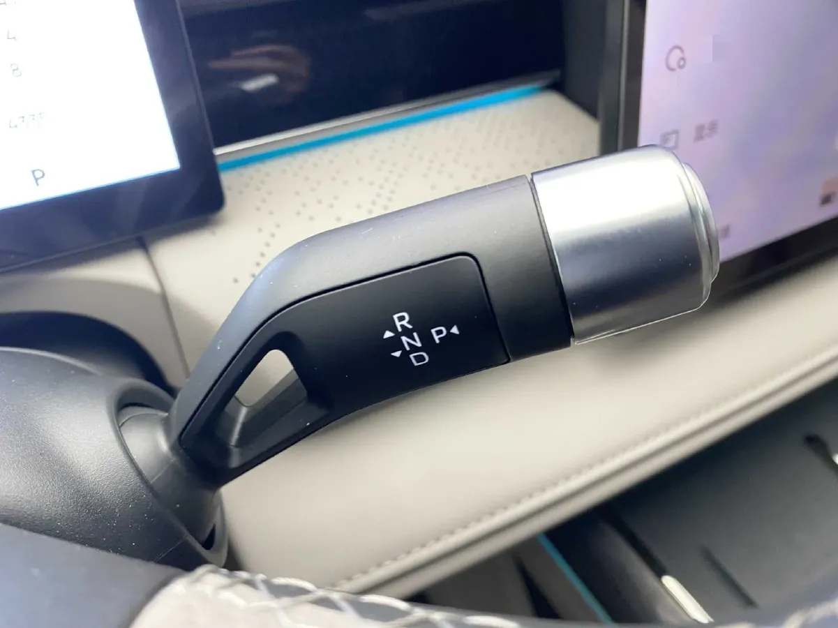 2025 Geely Galaxy Starshine 8 1.5T 163HP L4 3DHT PHEV 27.69KWH,autocango,china used car exporter,china ev exporter,chinese used car exporter,chinese used ev exporter