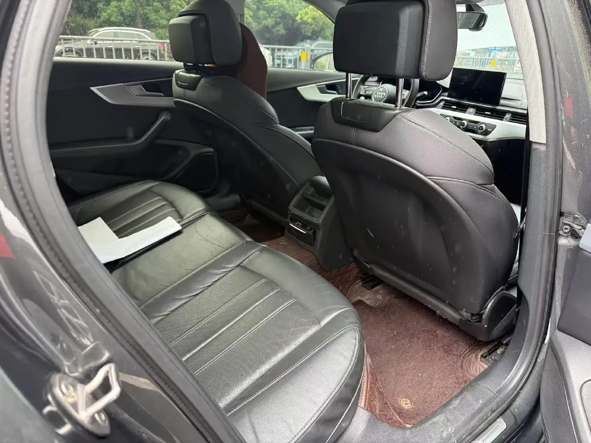 2020 Audi A4L 2.0T 190HP L4 7DCT,autocango,china used car exporter,china ev exporter,chinese used car exporter,chinese used ev exporter