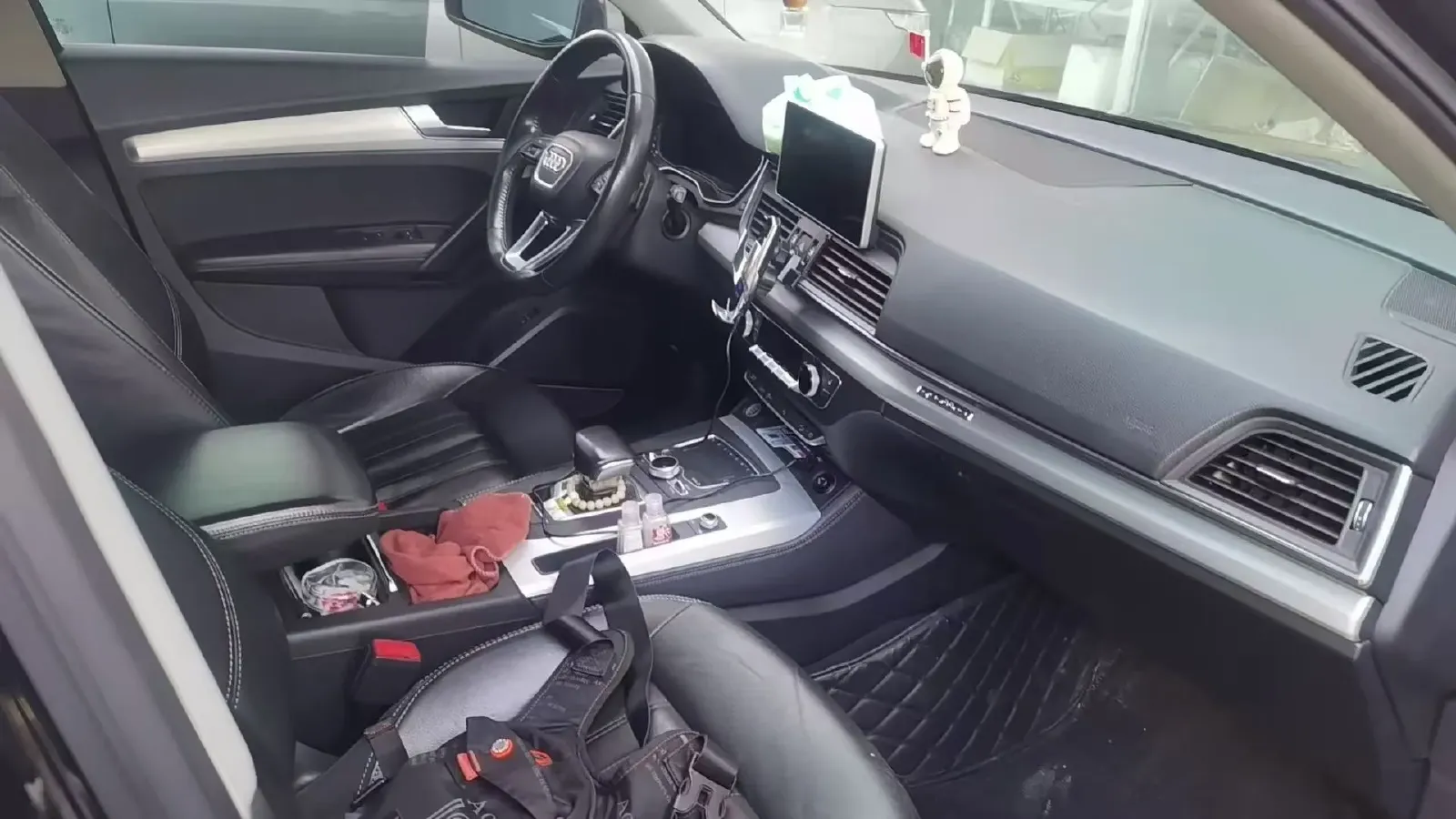 2020 Audi Q5L 2.0T 190HP L4 7DCT,autocango,china used car exporter,china ev exporter,chinese used car exporter,chinese used ev exporter