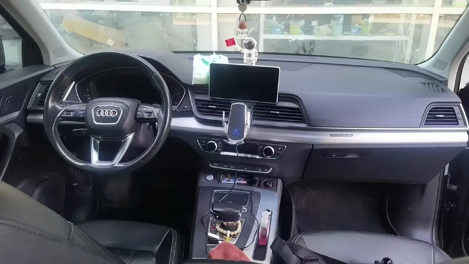 2020 Audi Q5L 2.0T 190HP L4 7DCT,autocango,china used car exporter,china ev exporter,chinese used car exporter,chinese used ev exporter