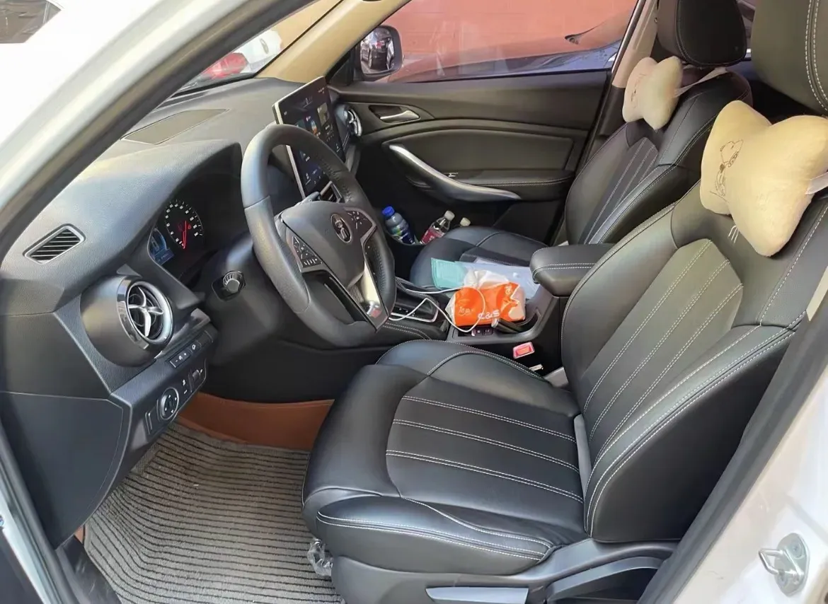 2018 MAXUS XinTu V80 2.5T 136HP L4 6MT,autocango,china used car exporter,china ev exporter,chinese used car exporter,chinese used ev exporter