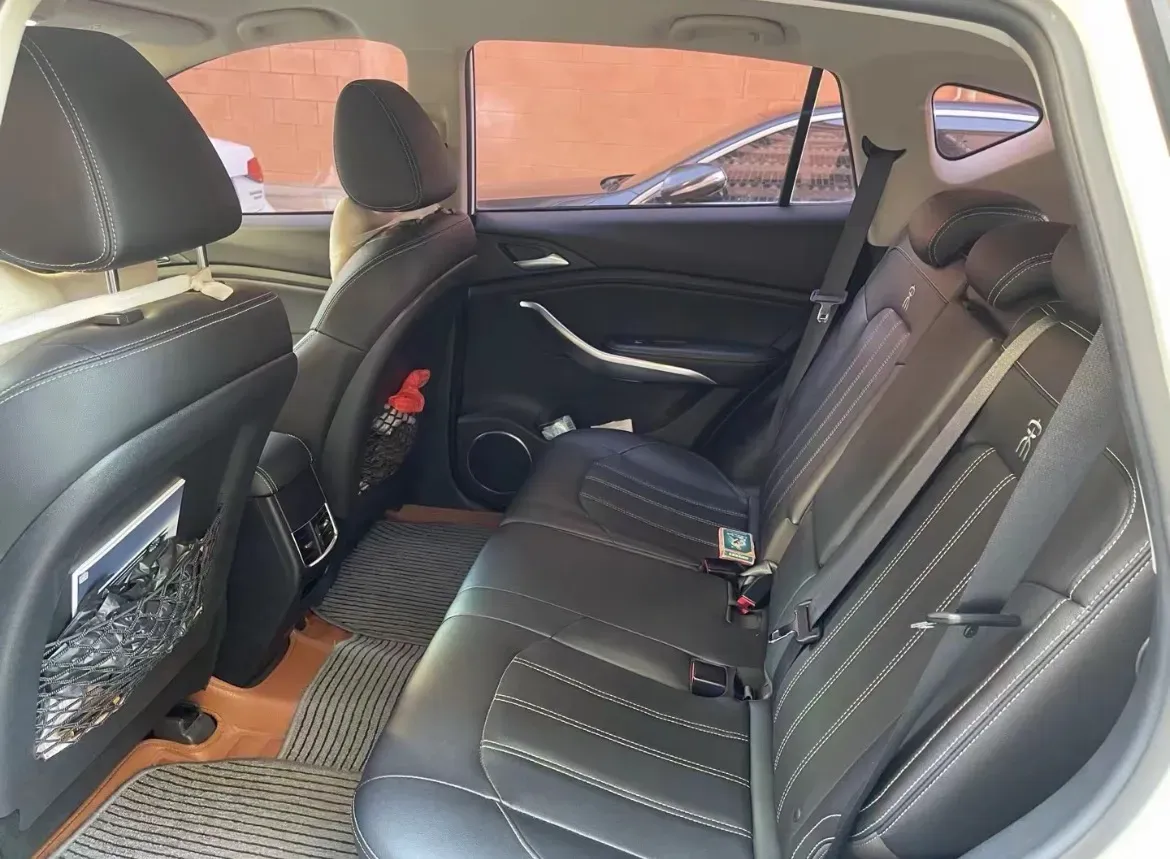 2018 MAXUS XinTu V80 2.5T 136HP L4 6MT,autocango,china used car exporter,china ev exporter,chinese used car exporter,chinese used ev exporter