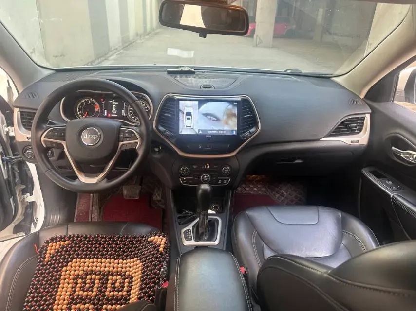 2017 Jeep Cherokee 2.4L 175HP L4 9AT,autocango,china used car exporter,china ev exporter,chinese used car exporter,chinese used ev exporter