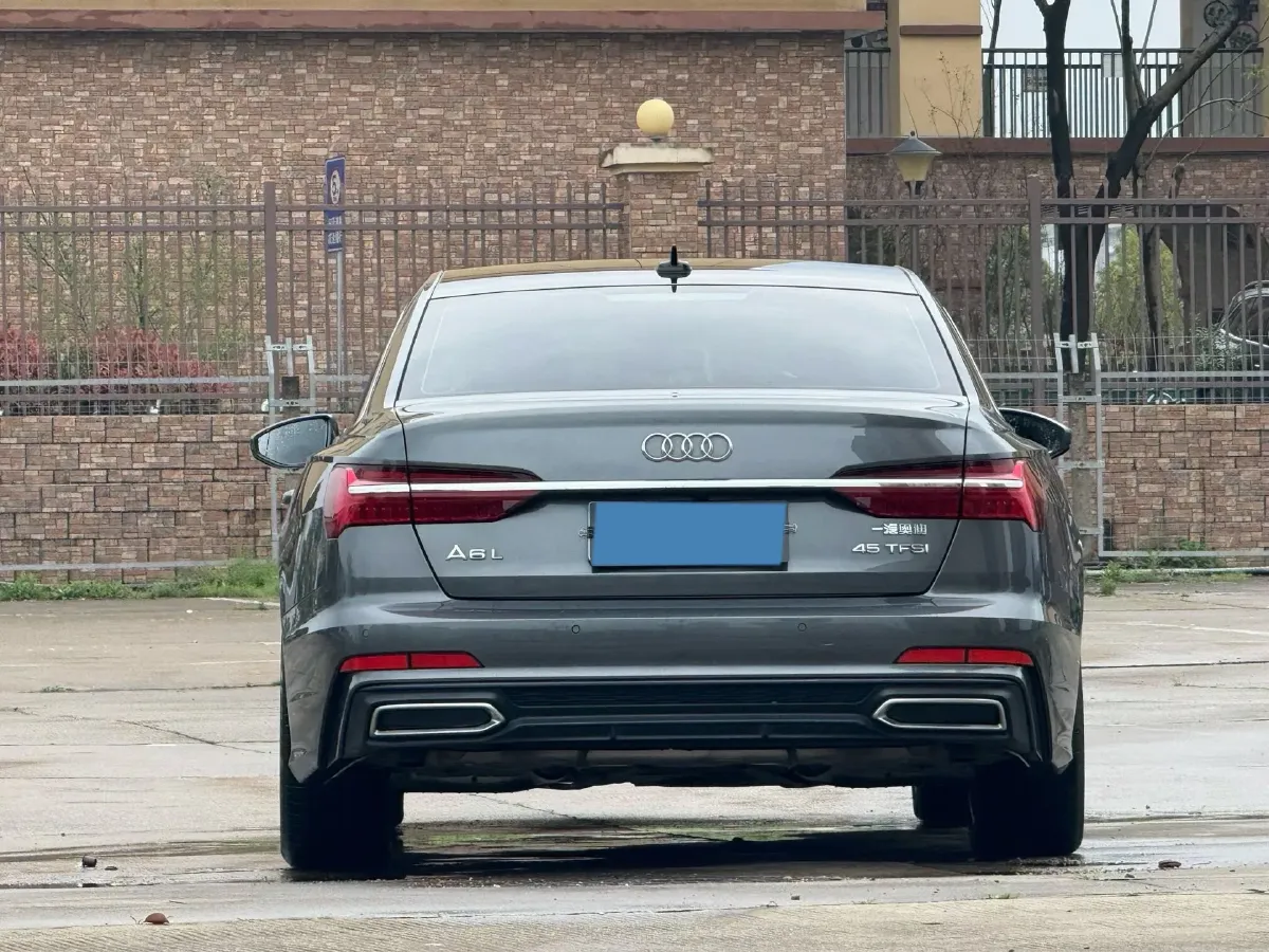 2020 Audi A6L 2.0T 224HP L4 7DCT,autocango,china used car exporter,china ev exporter,chinese used car exporter,chinese used ev exporter
