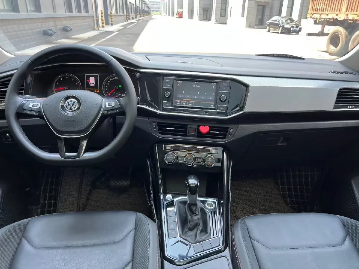 2019 Jeep Cherokee 2.0T 234HP L4 9AT,autocango,china used car exporter,china ev exporter,chinese used car exporter,chinese used ev exporter