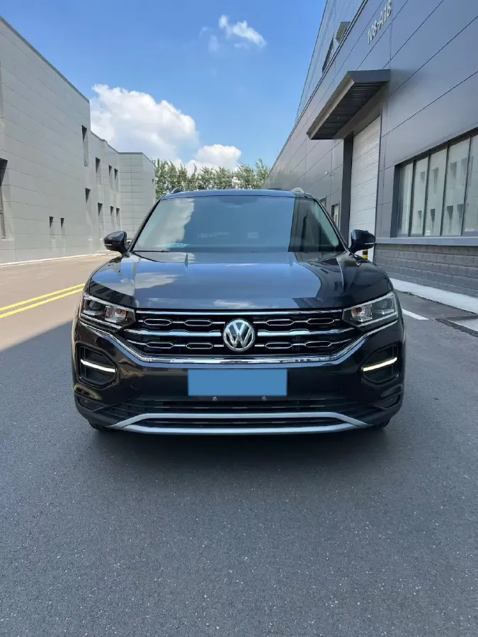 2019 Jeep Cherokee 2.0T 234HP L4 9AT,autocango,china used car exporter,china ev exporter,chinese used car exporter,chinese used ev exporter