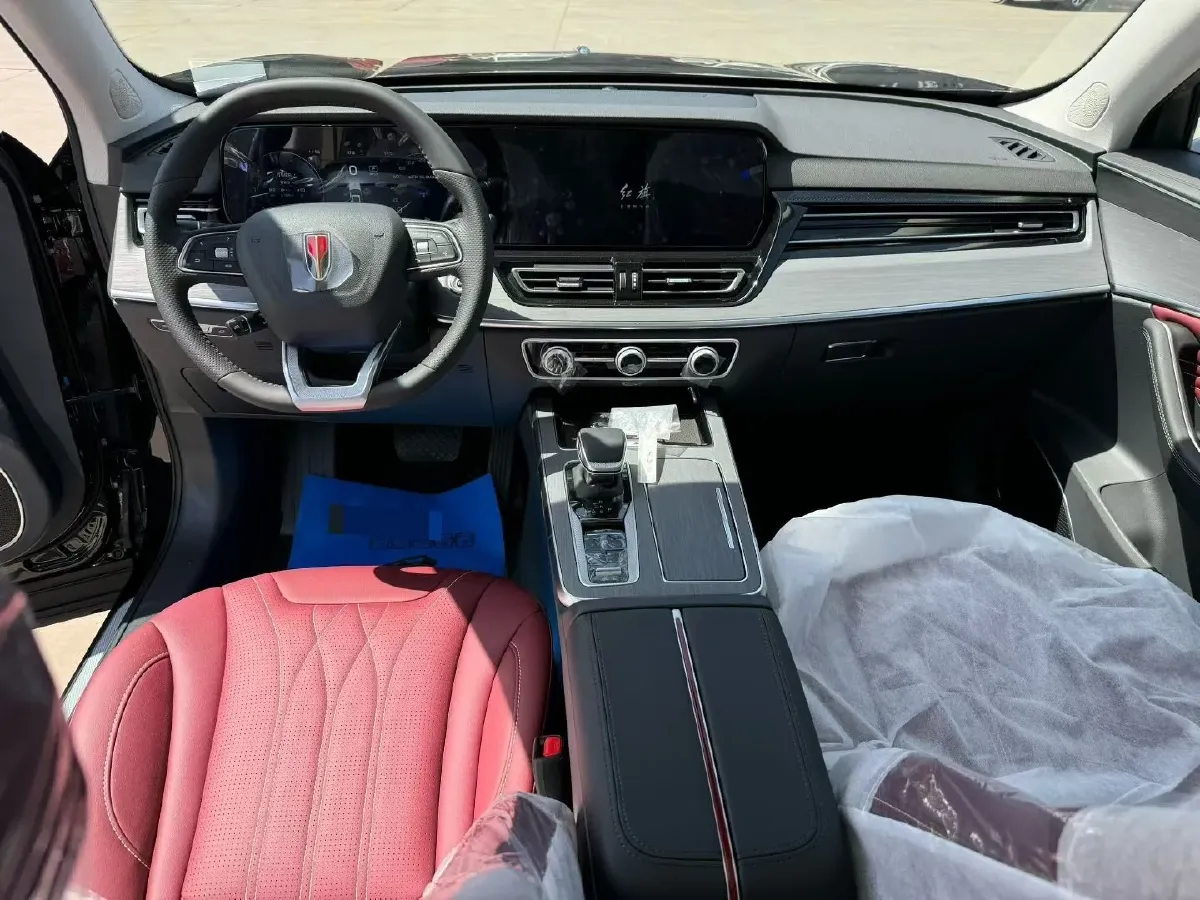 2025 HongQi HS3 1.5T 169HP L4 7DCT,autocango,china used car exporter,china ev exporter,chinese used car exporter,chinese used ev exporter