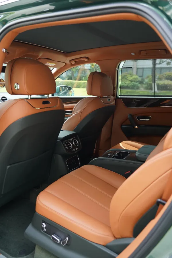 2018 Bentley Bentayga 4.0T 550HP V8 8AT,autocango,china used car exporter,china ev exporter,chinese used car exporter,chinese used ev exporter