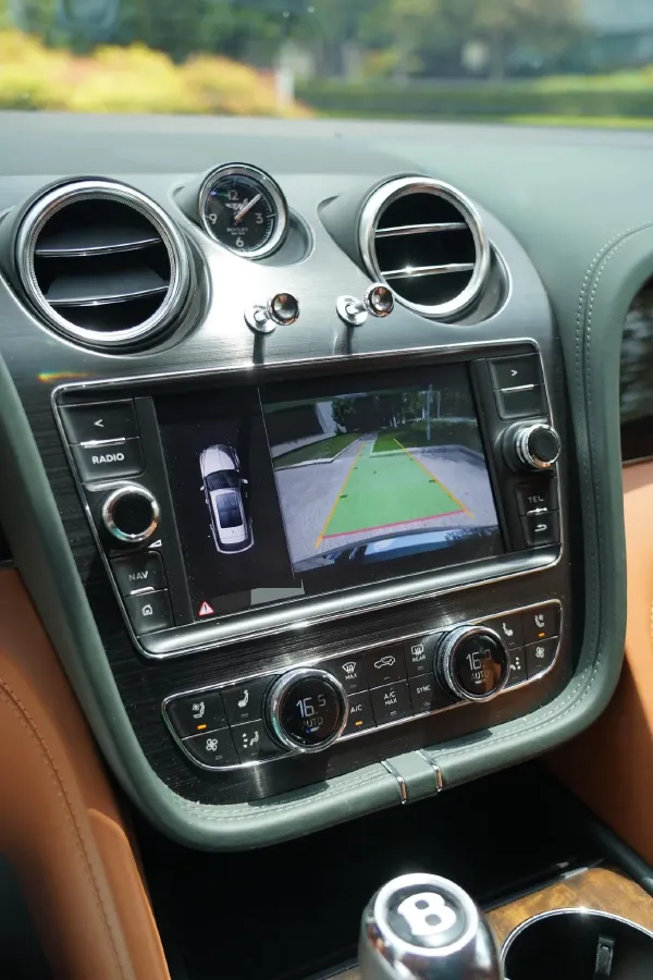 2018 Bentley Bentayga 4.0T 550HP V8 8AT,autocango,china used car exporter,china ev exporter,chinese used car exporter,chinese used ev exporter