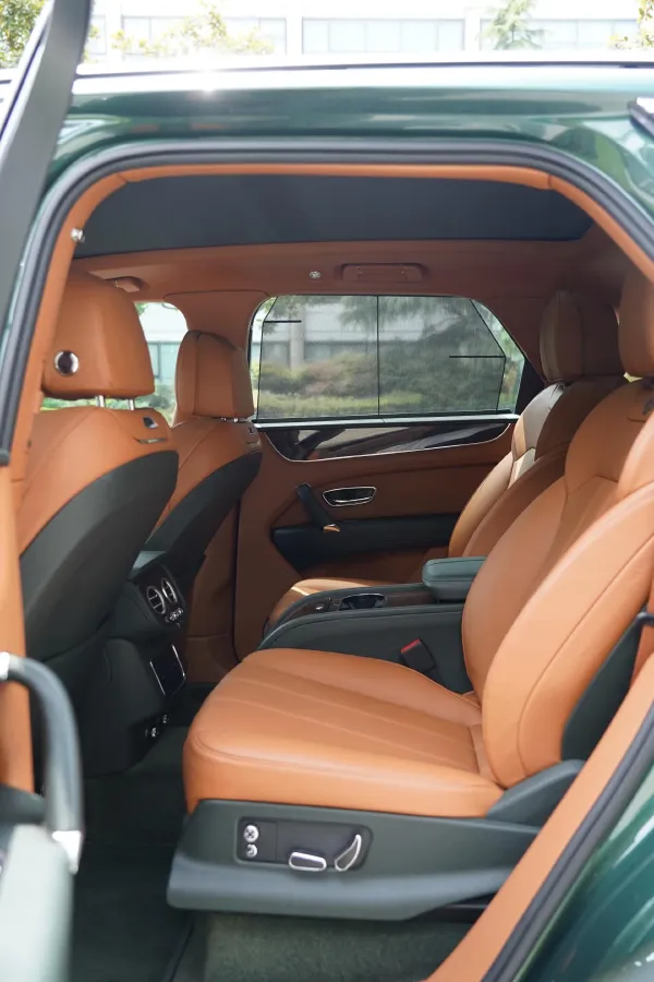 2018 Bentley Bentayga 4.0T 550HP V8 8AT,autocango,china used car exporter,china ev exporter,chinese used car exporter,chinese used ev exporter