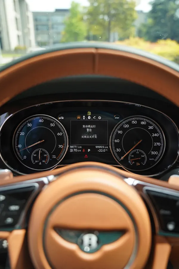 2018 Bentley Bentayga 4.0T 550HP V8 8AT,autocango,china used car exporter,china ev exporter,chinese used car exporter,chinese used ev exporter