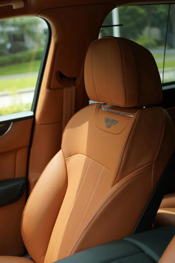 2018 Bentley Bentayga 4.0T 550HP V8 8AT,autocango,china used car exporter,china ev exporter,chinese used car exporter,chinese used ev exporter