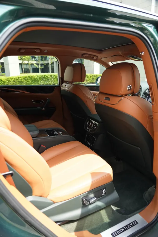 2018 Bentley Bentayga 4.0T 550HP V8 8AT,autocango,china used car exporter,china ev exporter,chinese used car exporter,chinese used ev exporter