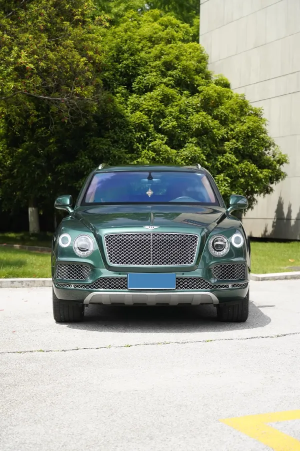2018 Bentley Bentayga 4.0T 550HP V8 8AT,autocango,china used car exporter,china ev exporter,chinese used car exporter,chinese used ev exporter