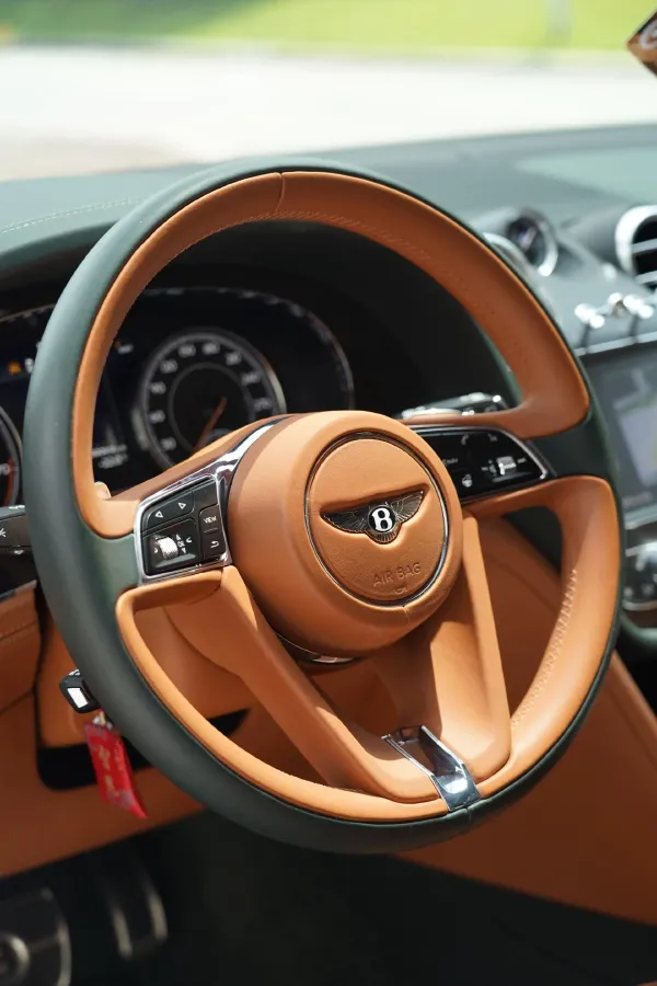 2018 Bentley Bentayga 4.0T 550HP V8 8AT,autocango,china used car exporter,china ev exporter,chinese used car exporter,chinese used ev exporter