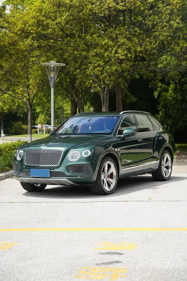 2018 Bentley Bentayga 4.0T 550HP V8 8AT,autocango,china used car exporter,china ev exporter,chinese used car exporter,chinese used ev exporter