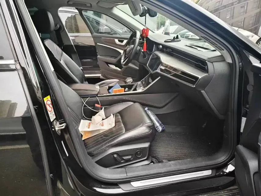 2021 Audi A6L 2.0T 224HP L4 7DCT,autocango,china used car exporter,china ev exporter,chinese used car exporter,chinese used ev exporter