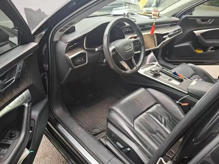 2021 Audi A6L 2.0T 224HP L4 7DCT,autocango,china used car exporter,china ev exporter,chinese used car exporter,chinese used ev exporter