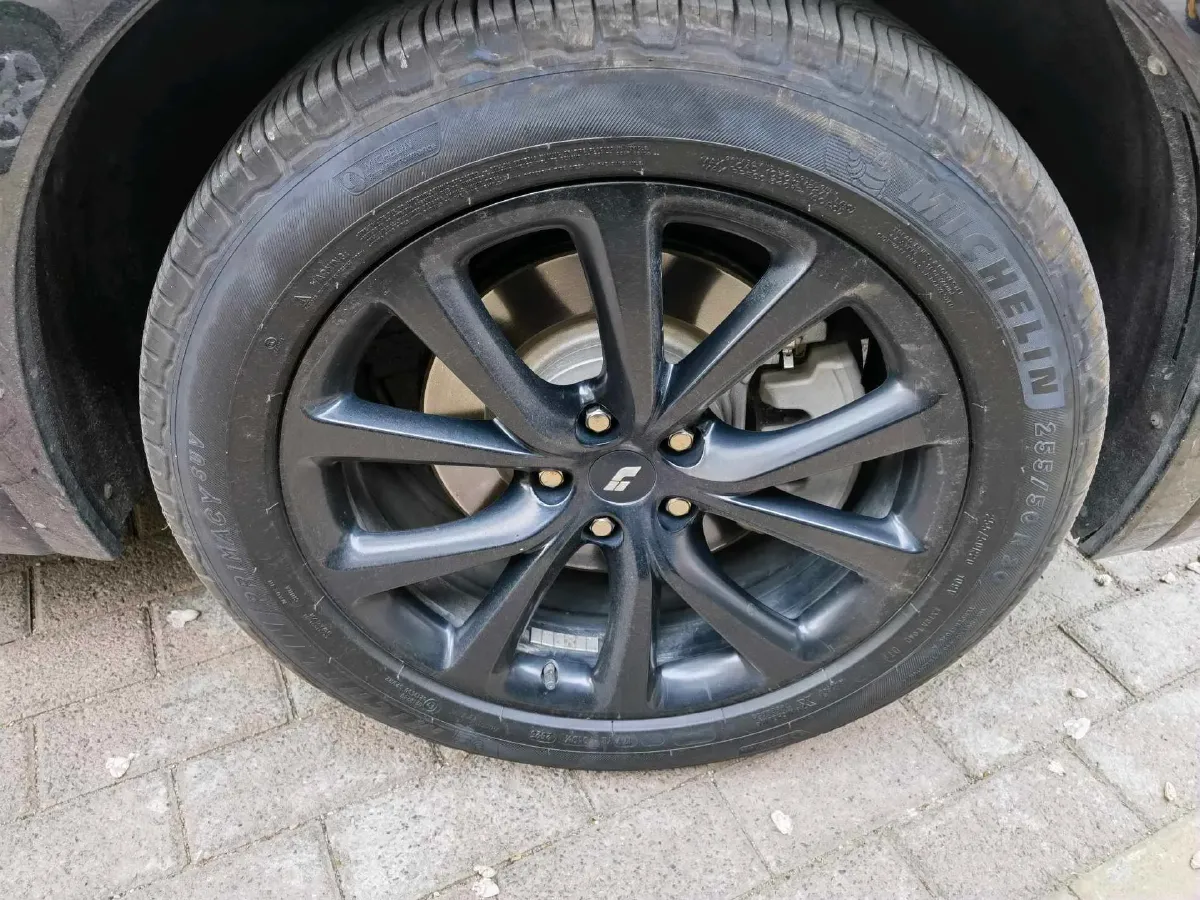 2020 Li ONE Range Extended 131HP REEV 40.5KWH,autocango,china used car exporter,china ev exporter,chinese used car exporter,chinese used ev exporter