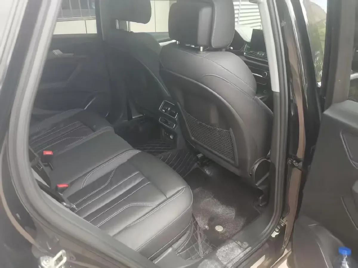2022 Audi Q5L 2.0T 190HP L4 7DCT,autocango,china used car exporter,china ev exporter,chinese used car exporter,chinese used ev exporter