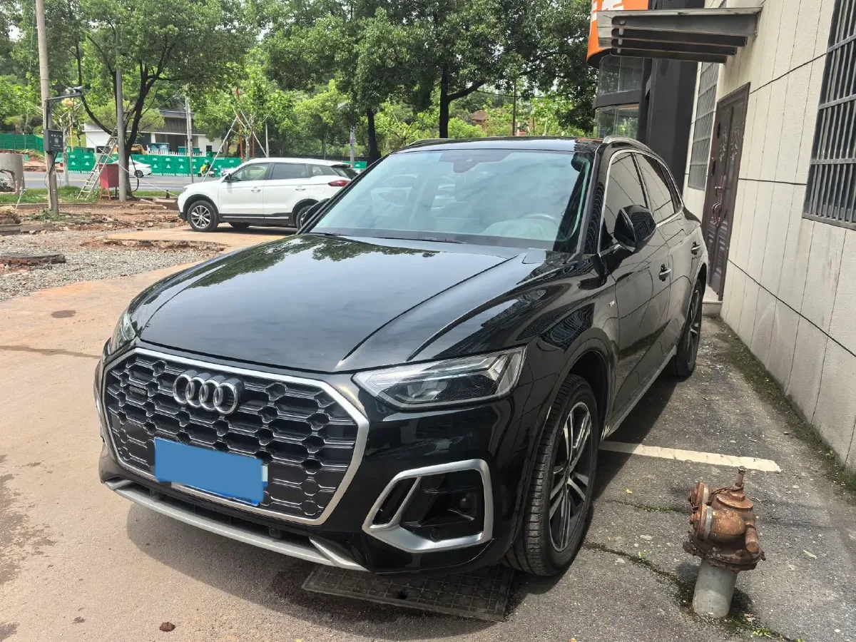 2022 Audi Q5L 2.0T 190HP L4 7DCT,autocango,china used car exporter,china ev exporter,chinese used car exporter,chinese used ev exporter