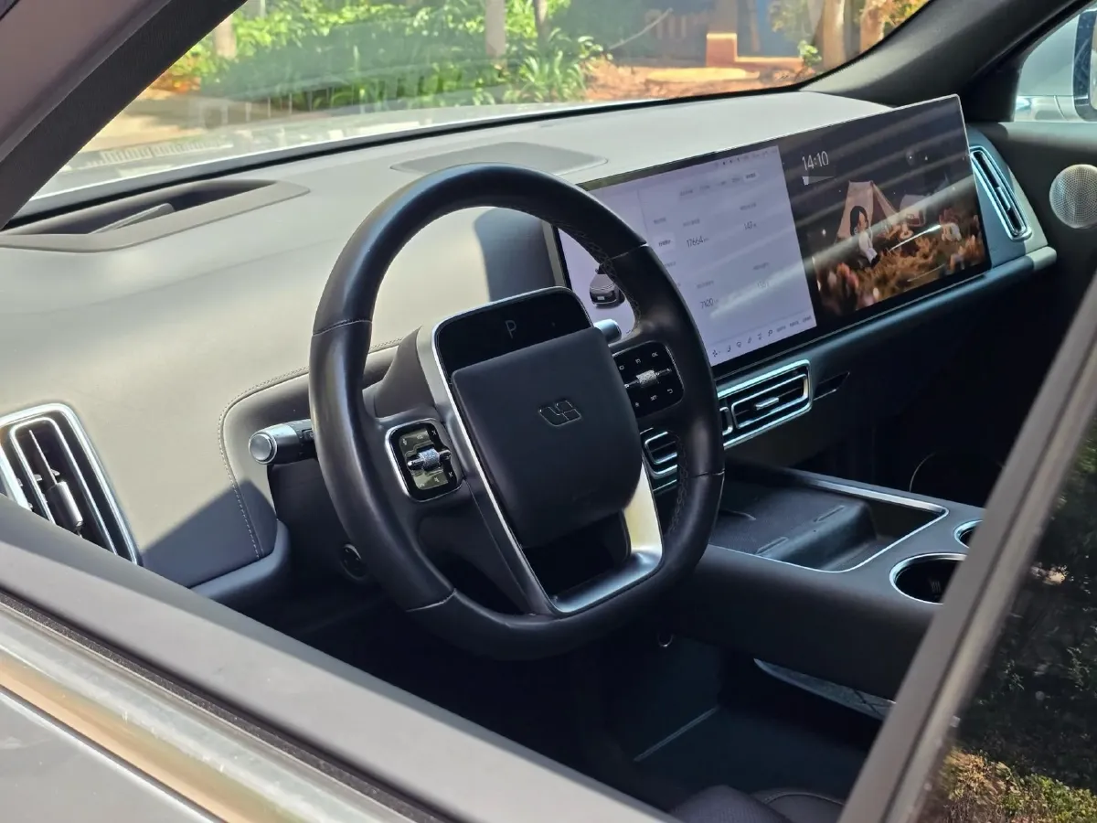 2023 Li L8 Range Extended 154HP REEV 40.9KWH,autocango,china used car exporter,china ev exporter,chinese used car exporter,chinese used ev exporter