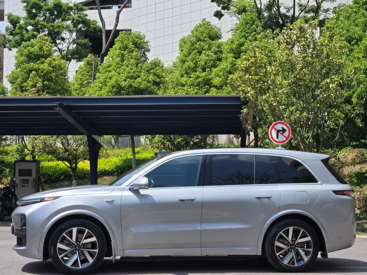 2023 Li L8 Range Extended 154HP REEV 40.9KWH,autocango,china used car exporter,china ev exporter,chinese used car exporter,chinese used ev exporter