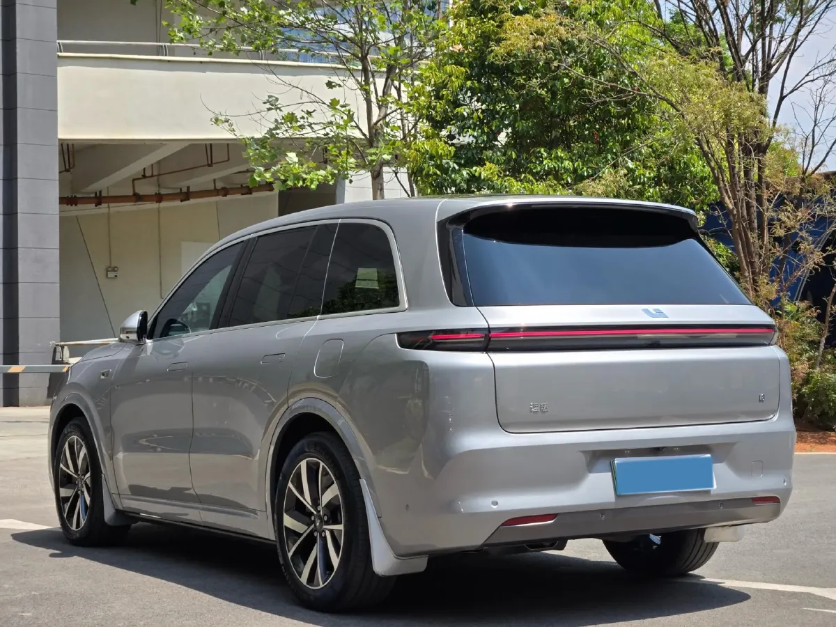 2023 Li L8 Range Extended 154HP REEV 40.9KWH,autocango,china used car exporter,china ev exporter,chinese used car exporter,chinese used ev exporter