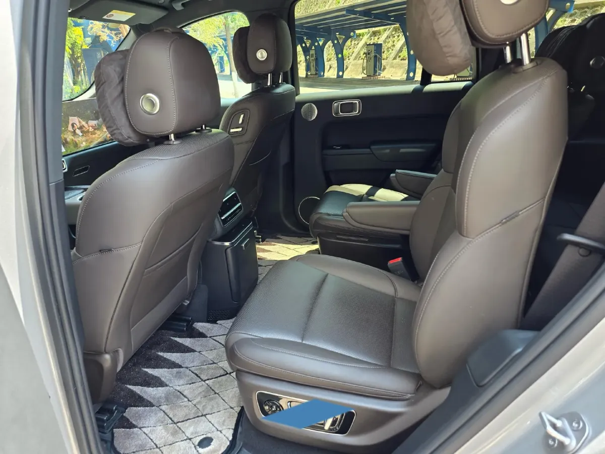 2023 Li L8 Range Extended 154HP REEV 40.9KWH,autocango,china used car exporter,china ev exporter,chinese used car exporter,chinese used ev exporter