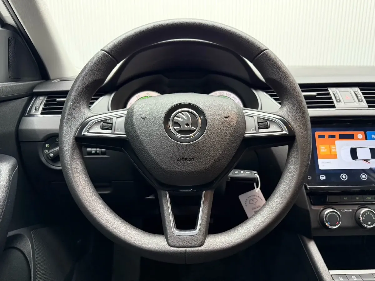 2021 Skoda Octavia 1.5L 113HP L4 6AT,autocango,china used car exporter,china ev exporter,chinese used car exporter,chinese used ev exporter