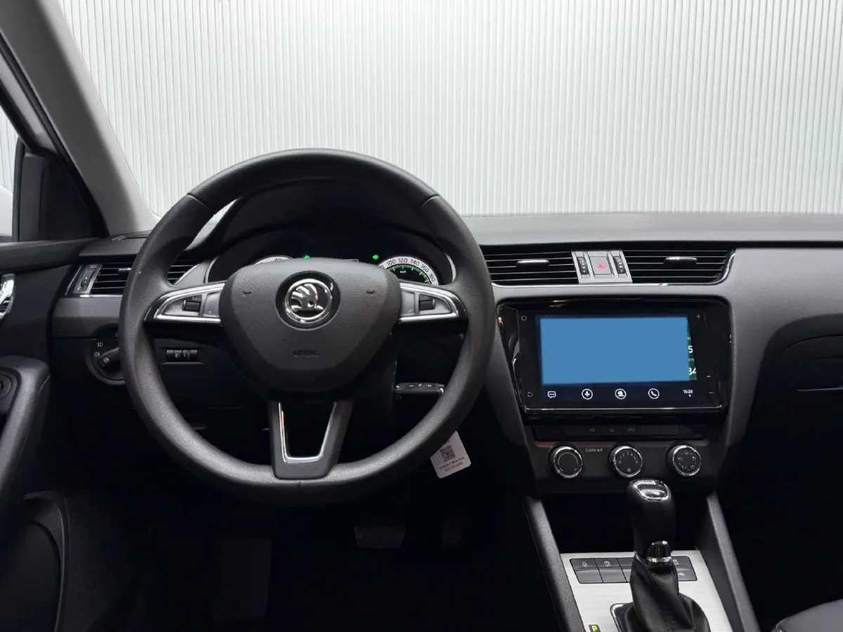 2021 Skoda Octavia 1.5L 113HP L4 6AT,autocango,china used car exporter,china ev exporter,chinese used car exporter,chinese used ev exporter